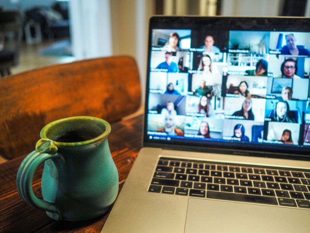 online business & marketing training - image by chris montgomery smgTvepind4 unsplash (002)